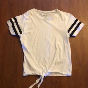 Junior girl t shirt with tie @ the bottom